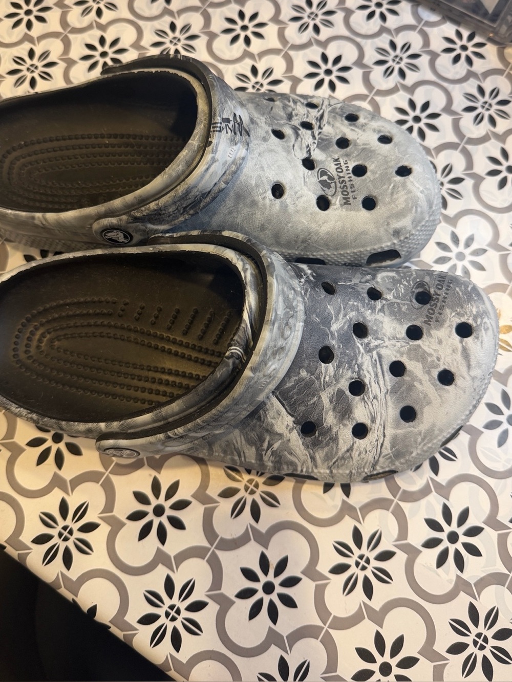 CROCS women's Marbled Black & Gray Classic Clog